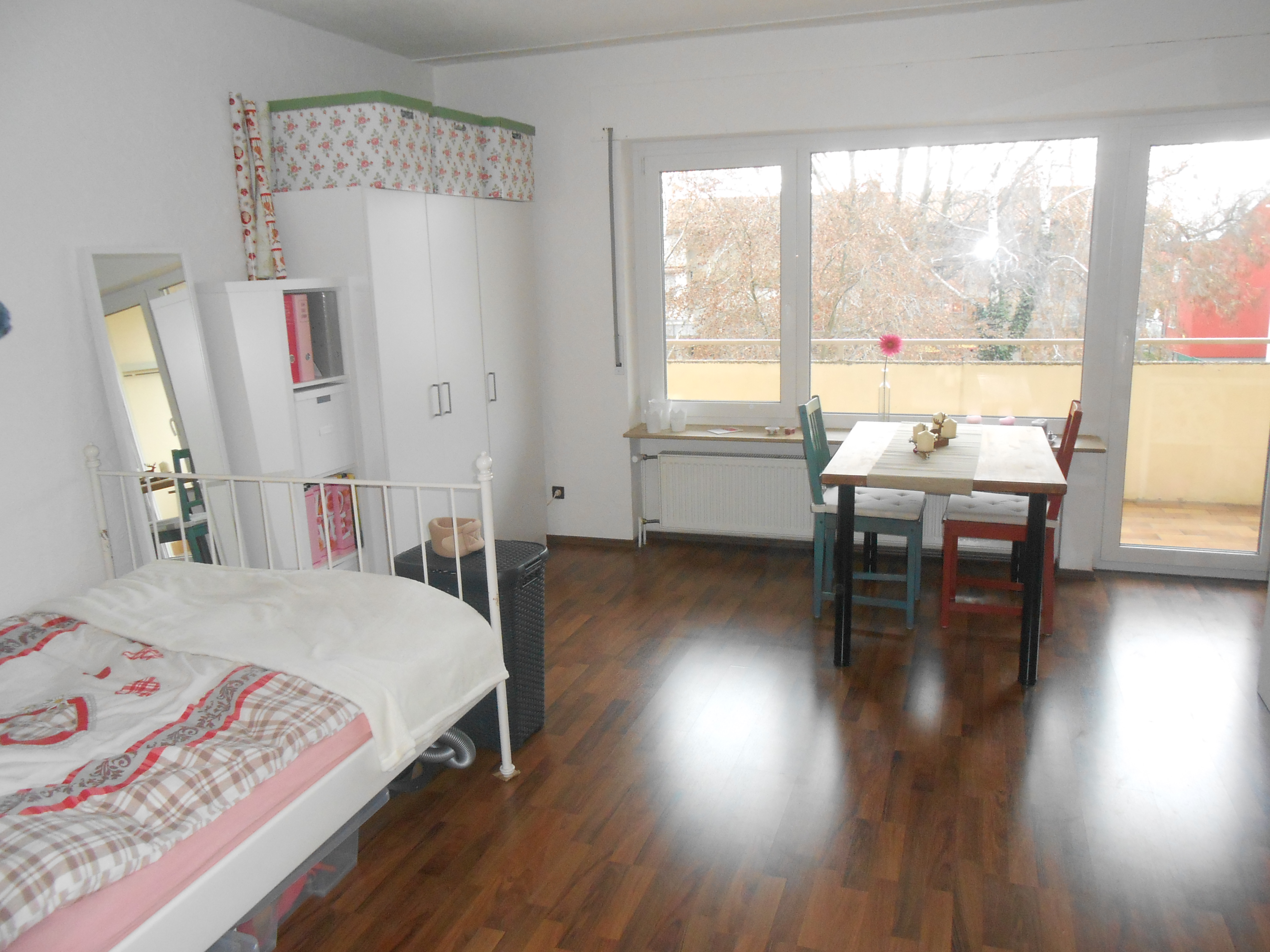 Russelsheim Helle 1 Zi Wohnung Mit Ca 32 10 M Wohnfl Moderner Ebk Balkon In Zentraler Lage Kaltmiete 360 Hettich Immobilien